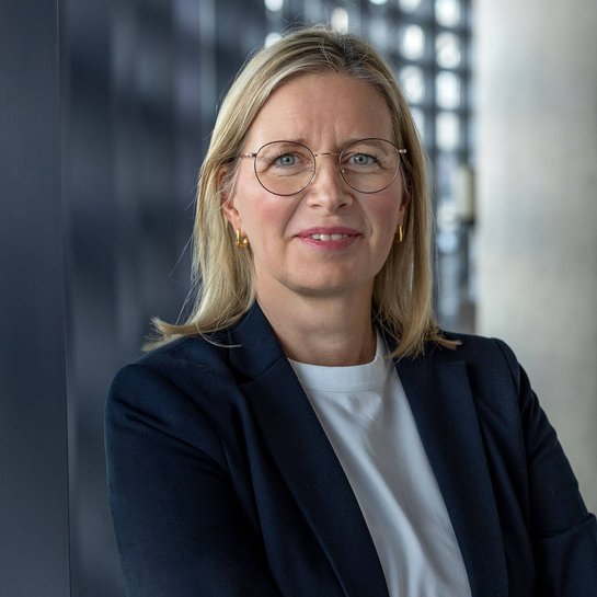 Portrait von Beatrice Brücher, Produktmanagerin bei der Bauerfeind AG.